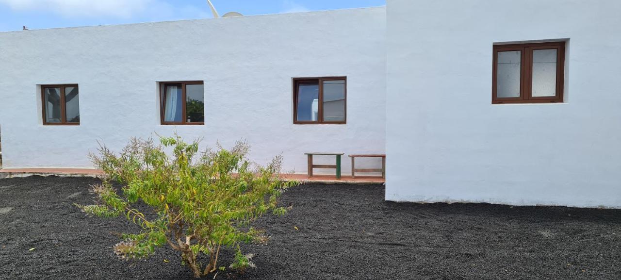 Casa Rural Yeyo En El Crater Del Volcan Tinguaton Extérieur photo